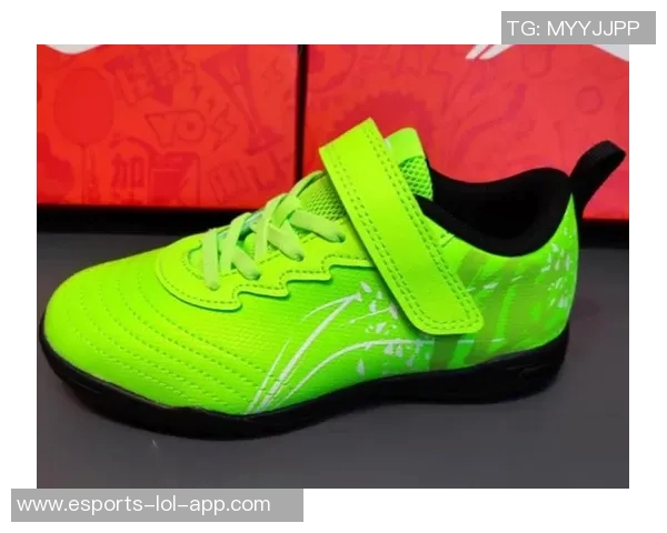 李宁球星系列足球鞋全新发布 打造专属定制脚感与性能提升