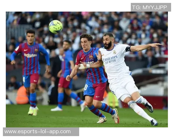 炫技绿茵舞动激情全球足球巨星巅峰技巧表演秀 炫技绿茵舞动激情全球足球巨星巅峰技巧表演秀