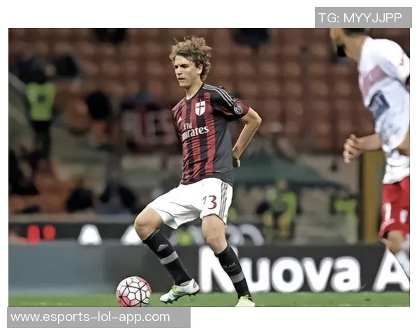 建设银行AC米兰足球卡球星版限量发售助力球迷梦想成真 建设银行AC米兰足球卡球星版限量发售助力球迷梦想成真