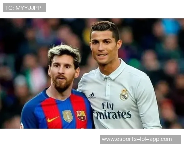 足坛传奇风采尽显 谁能超越梅西与C罗的辉煌成就